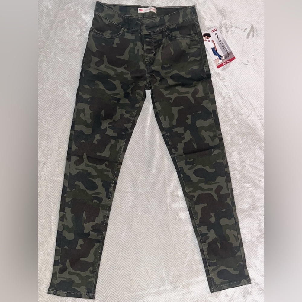 Levi’s Camouflage Pull-On Jeggings
